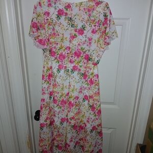 Chic Floral Maxi Dress in Pink and White